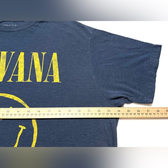 Nirvana Graphic Band Tshirt 2018 Blue Short Sleeve Crewneck Men’s Size XL - Picture 4 of 7
